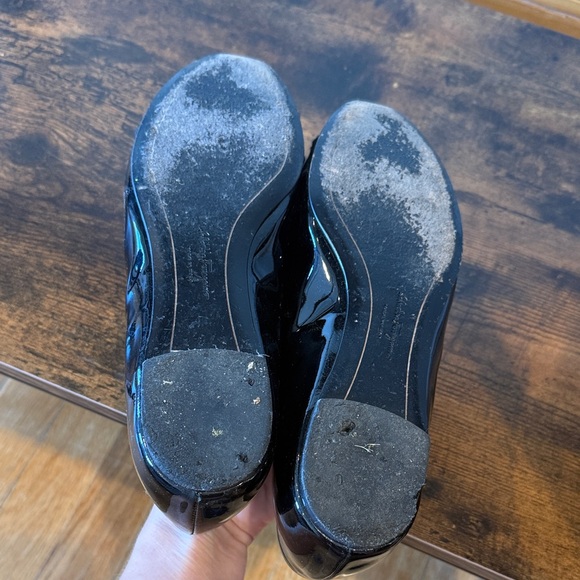 Salvatore Ferragamo Black Patent Leather Flats with Bow - Picture 4 of 6